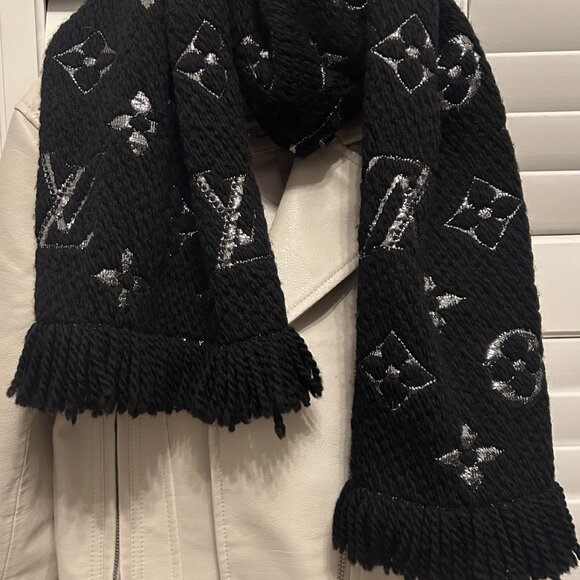 Louis  Vuitton Logomania Shine Scarf In Black and Silver with Box! - Picture 6 of 6